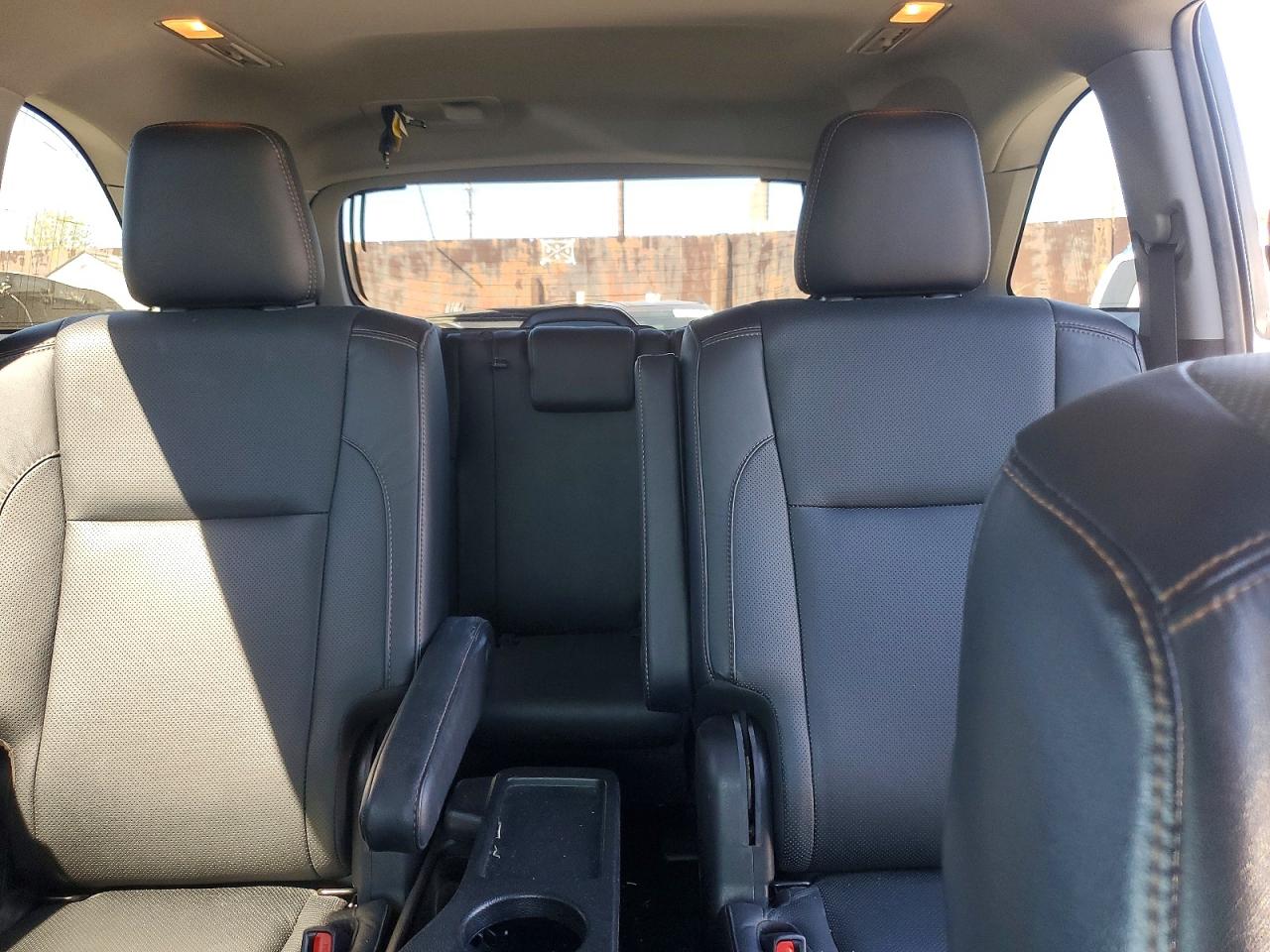 2019 TOYOTA HIGHLANDER HYBRID LIMITED PLATINUM photo 10