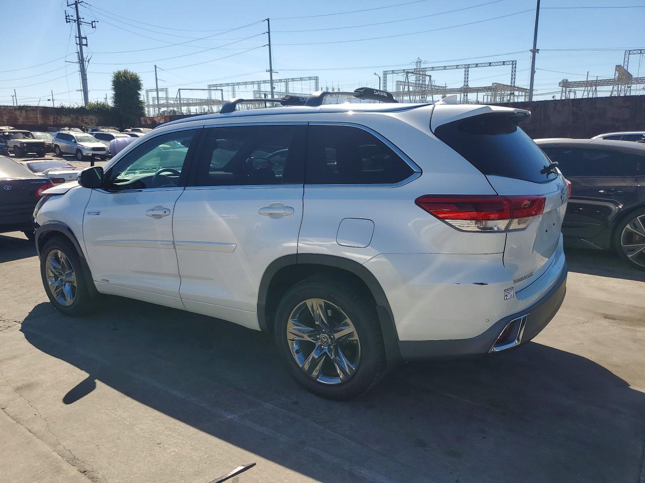 2019 TOYOTA HIGHLANDER HYBRID LIMITED PLATINUM photo 2