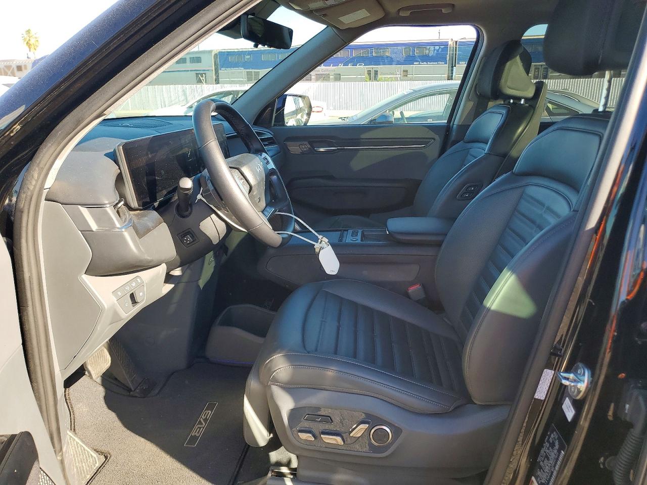 2024 KIA EV9 LAND photo 13