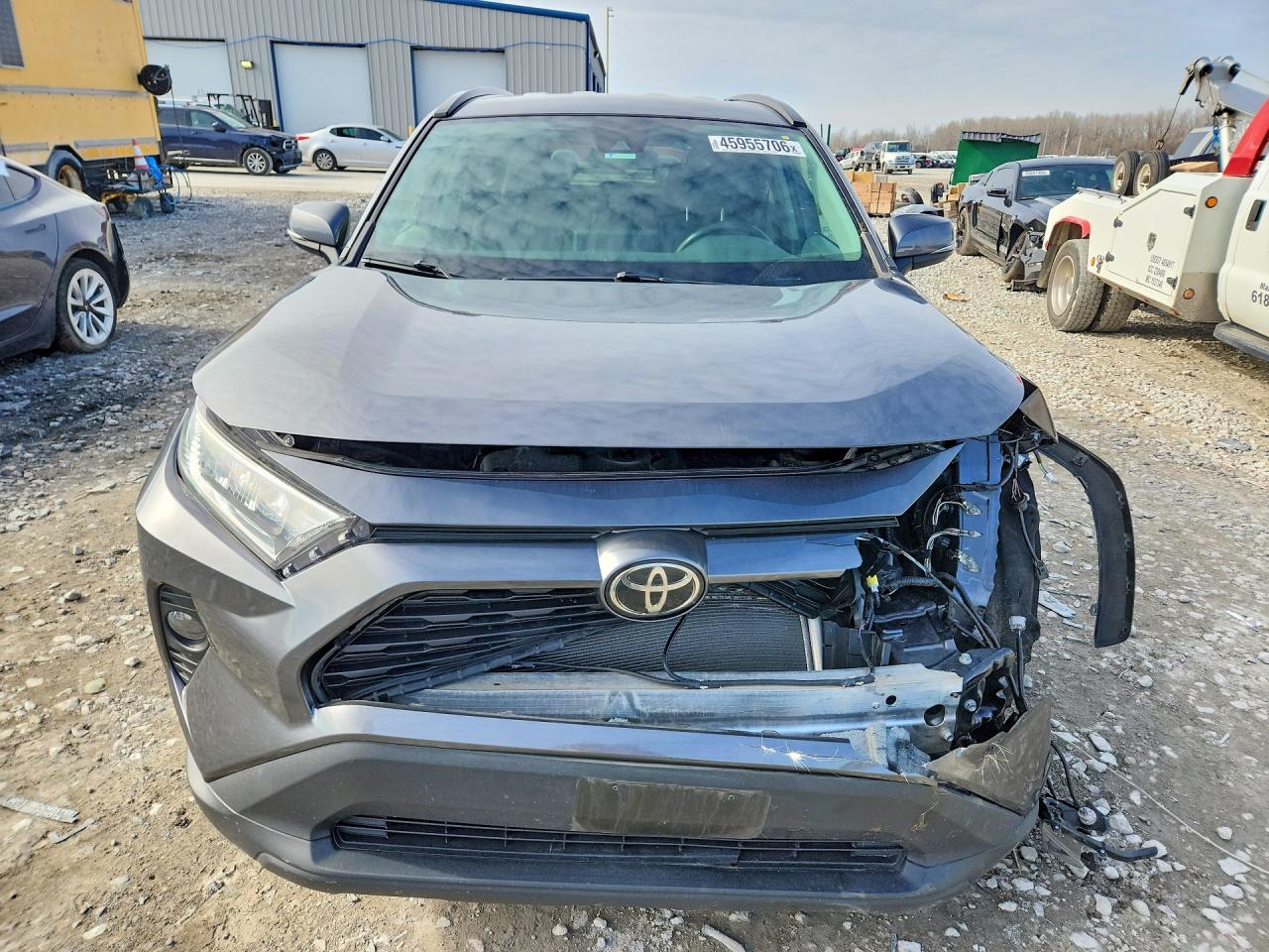 2021 TOYOTA RAV4 XLE photo 5