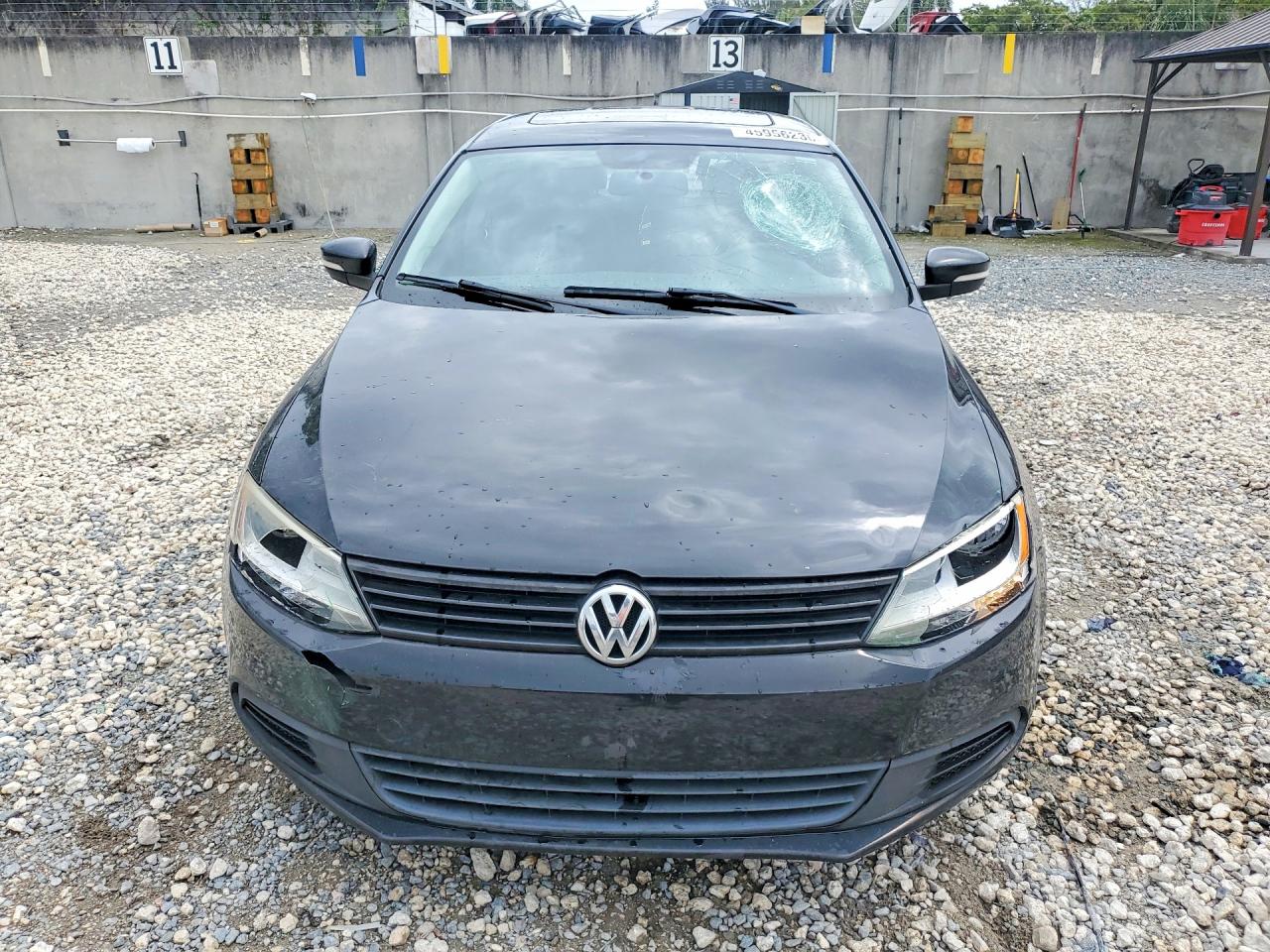 2012 VOLKSWAGEN JETTA SE photo 5