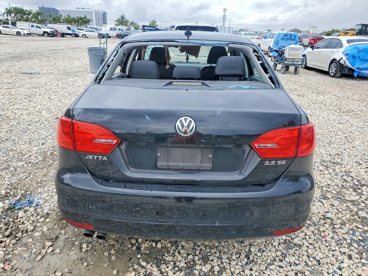 2012 VOLKSWAGEN JETTA SE photo 6