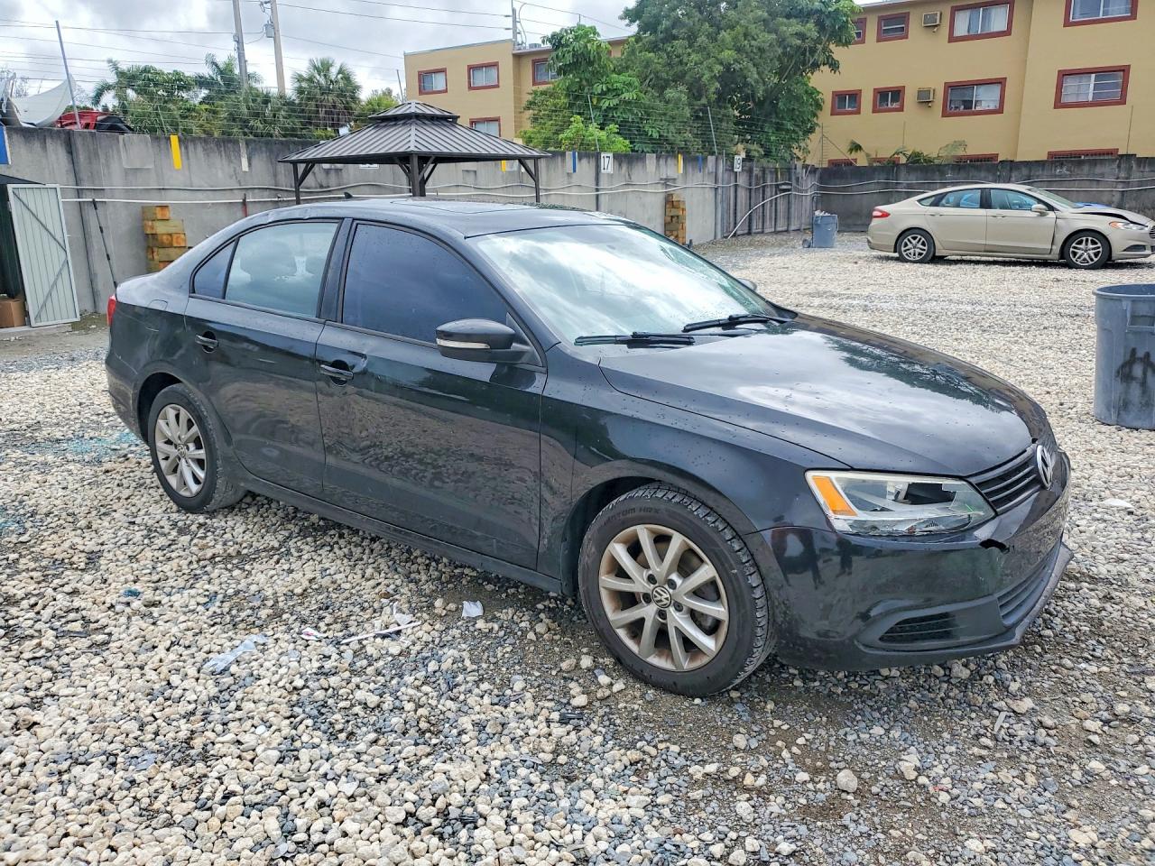 2012 VOLKSWAGEN JETTA SE photo 4