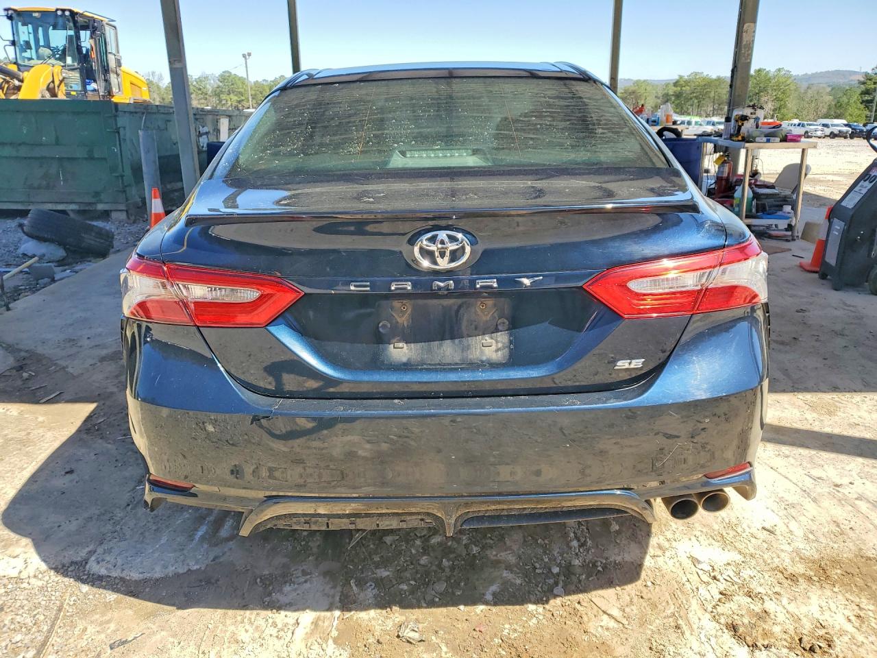 2018 TOYOTA CAMRY SE photo 16