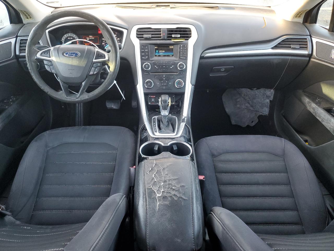 2015 FORD FUSION SE photo 23