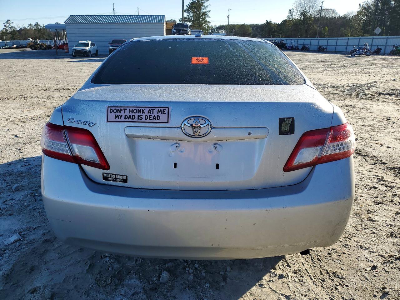 2010 TOYOTA CAMRY BASE photo 11