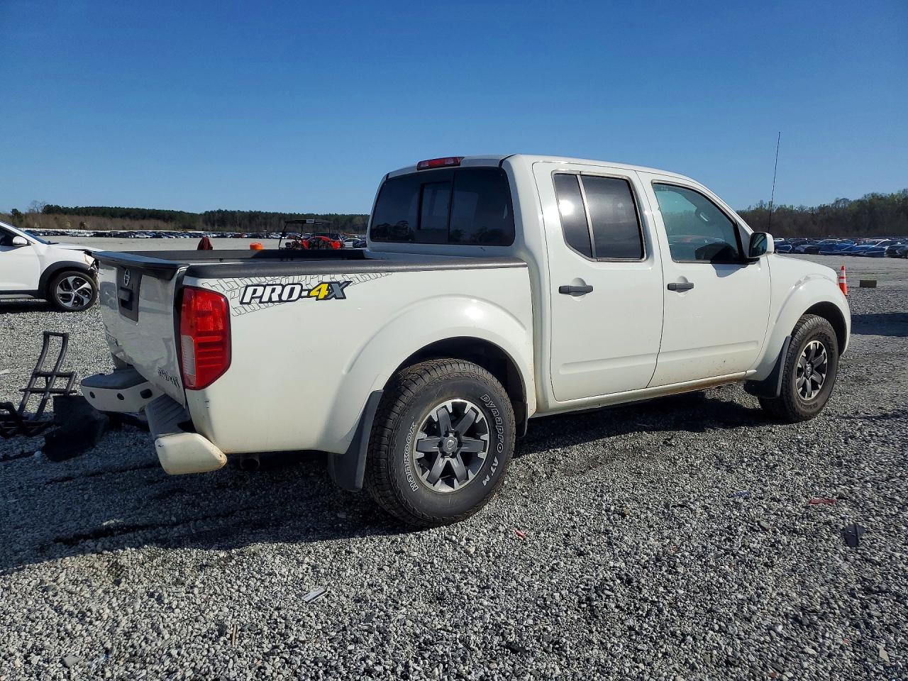 2018 NISSAN FRONTIER PRO-4X photo 5