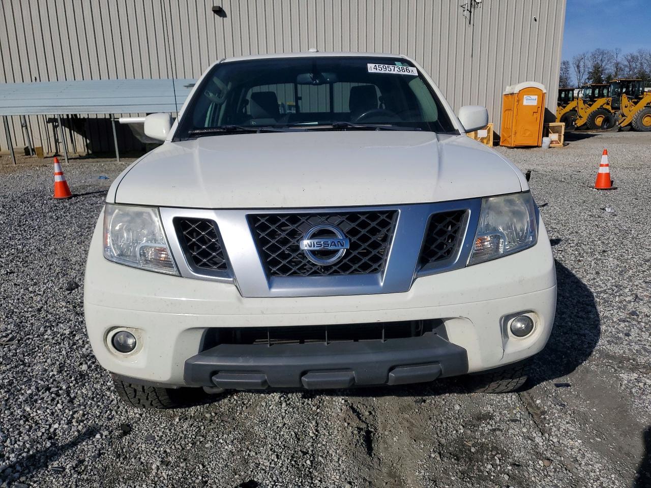 2018 NISSAN FRONTIER PRO-4X photo 9