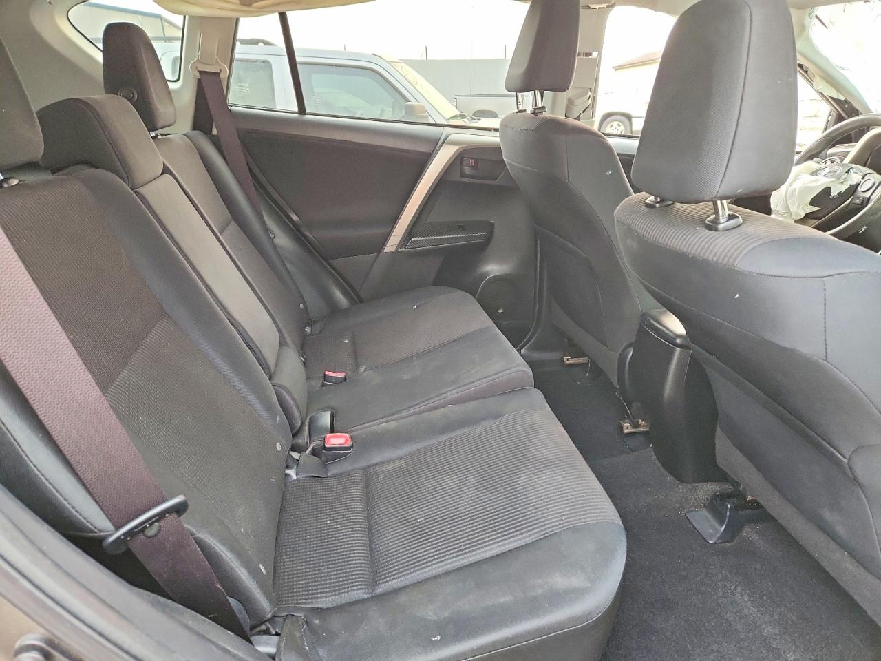 2014 TOYOTA RAV4 LE photo 21