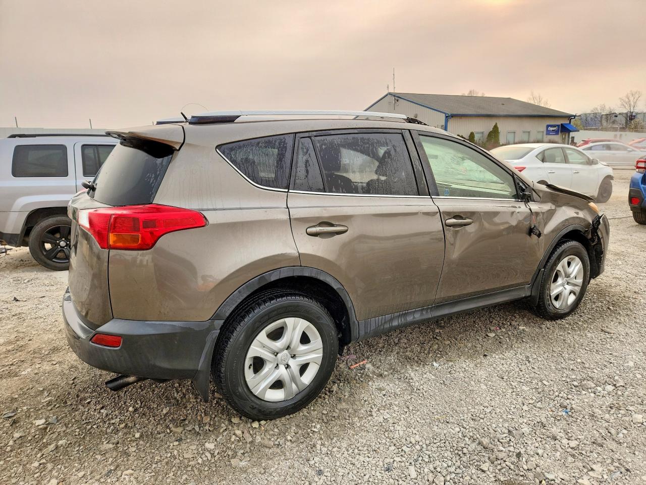 2014 TOYOTA RAV4 LE photo 5