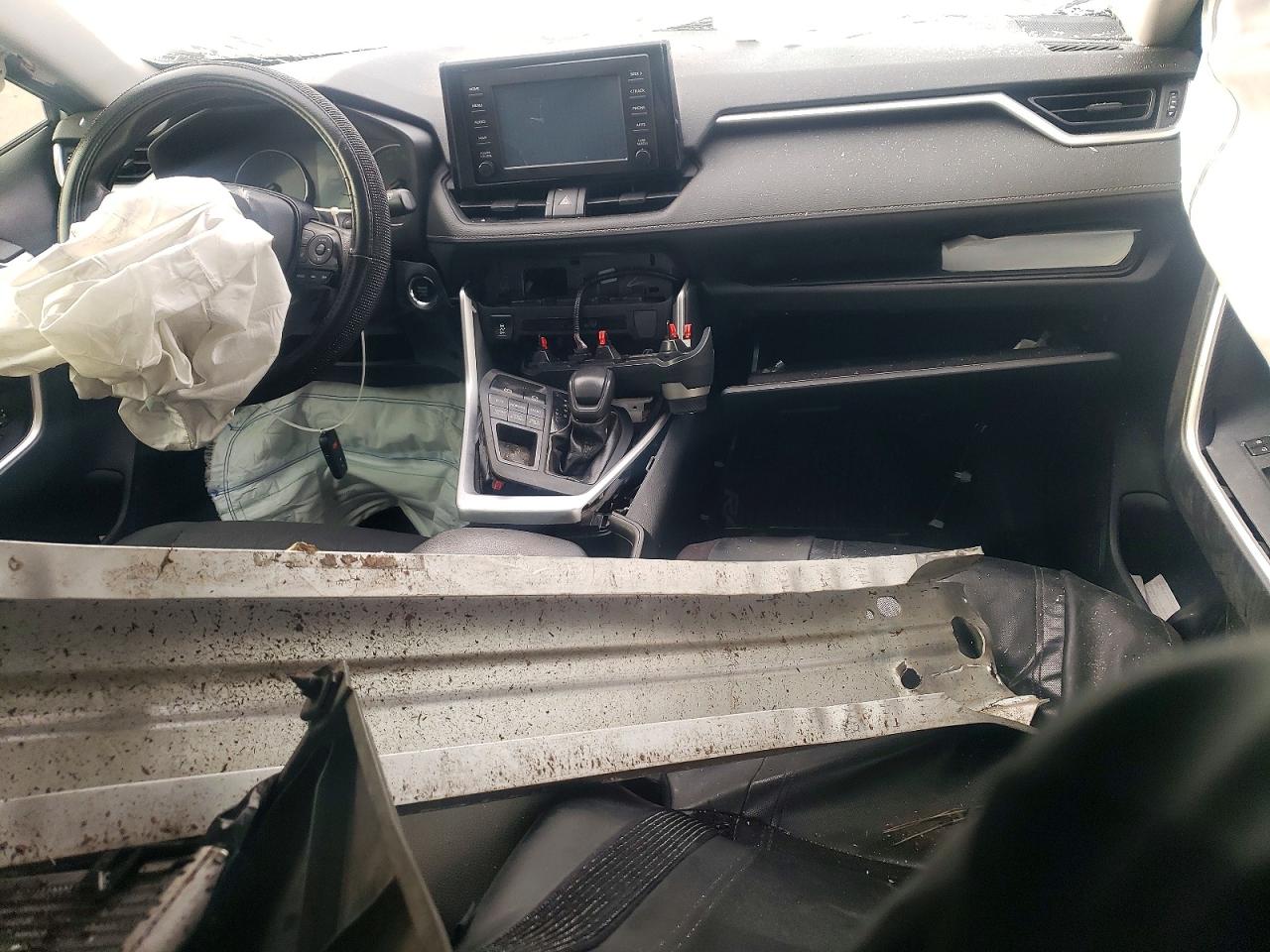 2019 TOYOTA RAV4 XLE photo 15