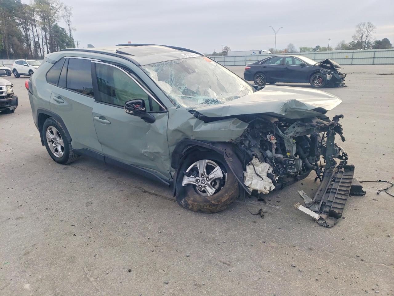 2019 TOYOTA RAV4 XLE photo 7