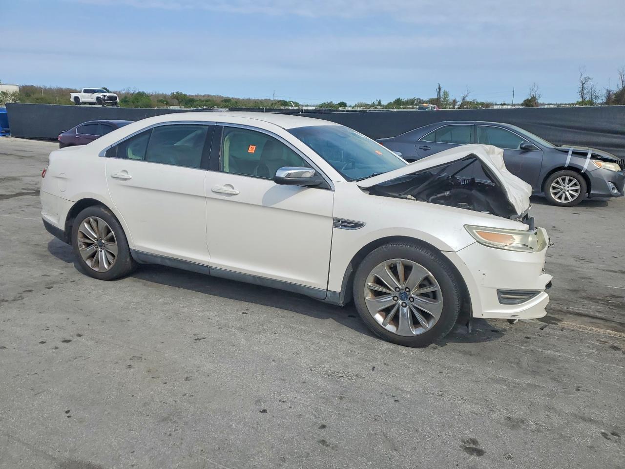 2011 FORD TAURUS LIMITED photo 7