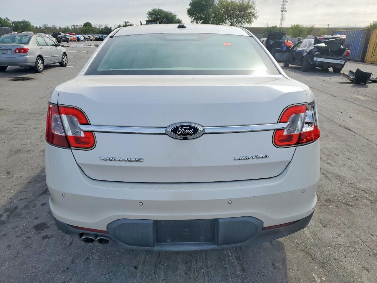 2011 FORD TAURUS LIMITED photo 11