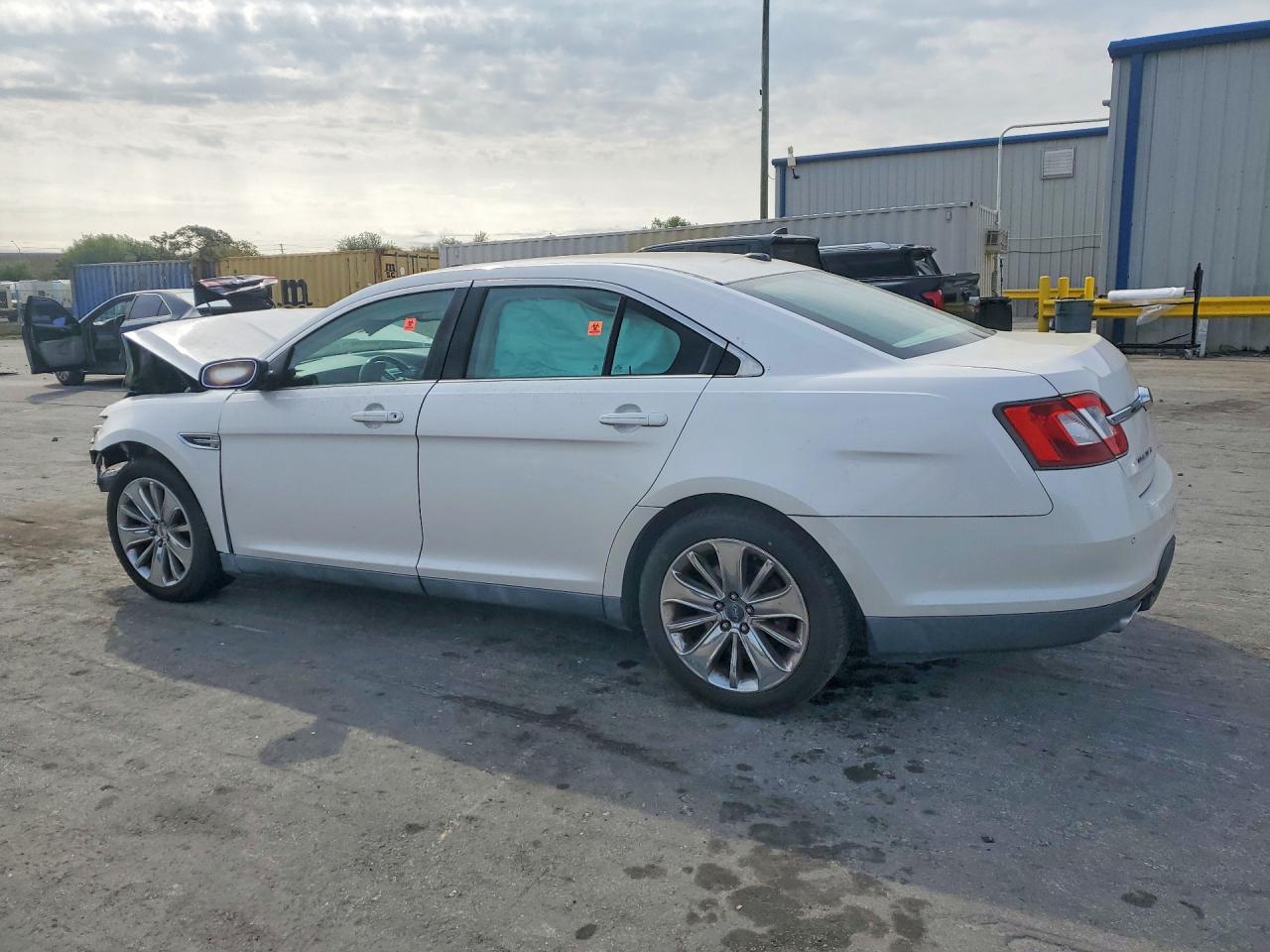 2011 FORD TAURUS LIMITED photo 3