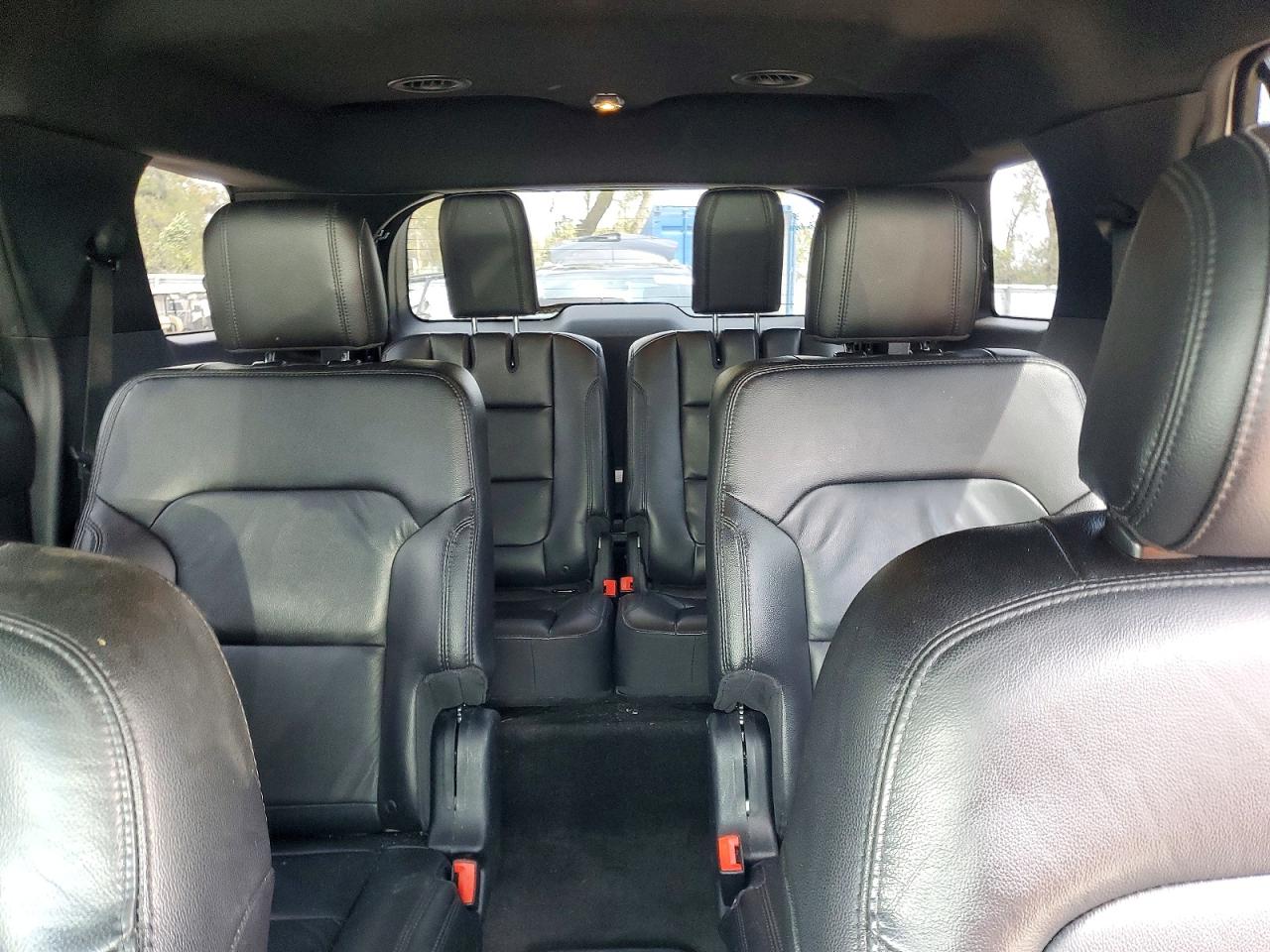 2017 FORD EXPLORER XLT photo 10
