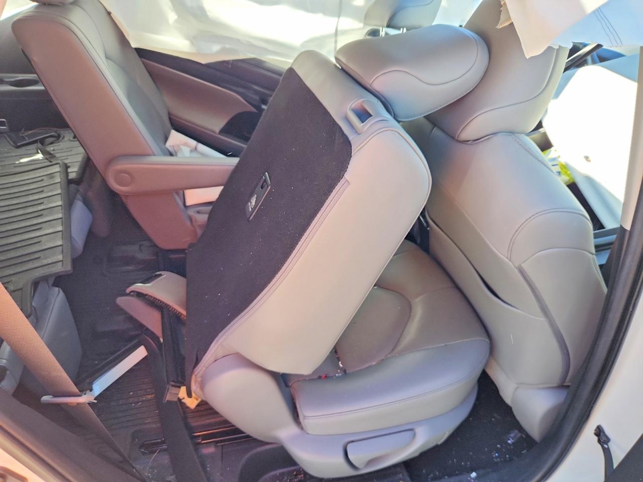 2020 TOYOTA HIGHLANDER LIMITED photo 11