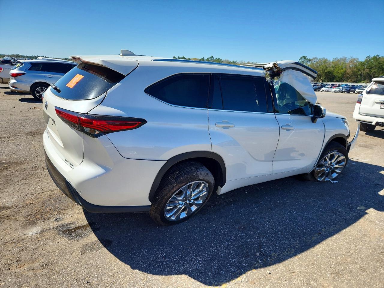 2020 TOYOTA HIGHLANDER LIMITED photo 3