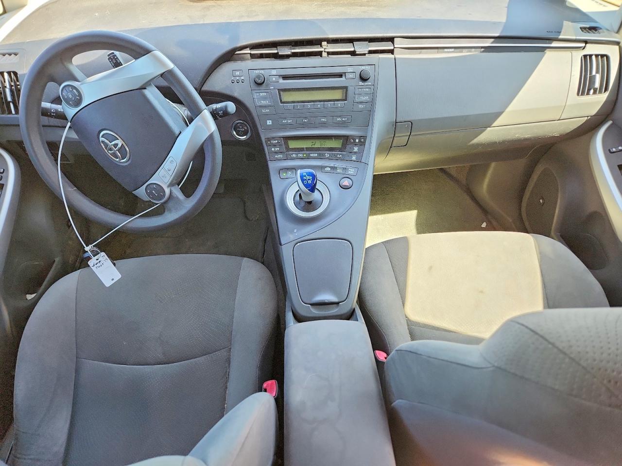 2011 TOYOTA PRIUS THREE photo 8