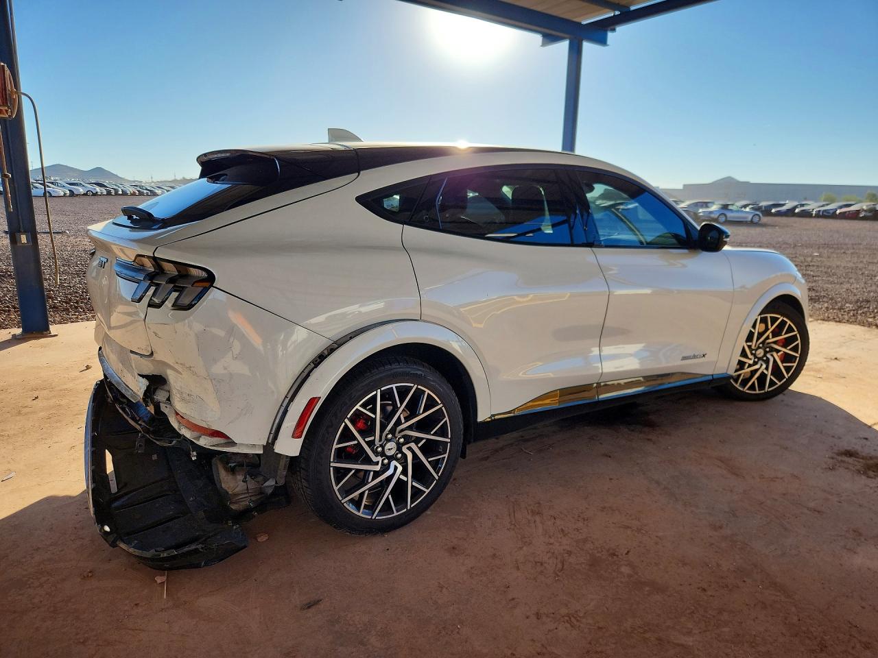 2021 FORD MUSTANG MACH-E GT photo 3