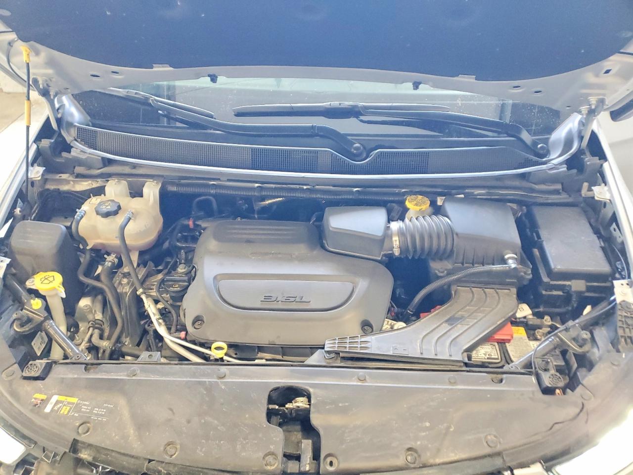 2024 CHRYSLER PACIFICA TOURING L photo 12