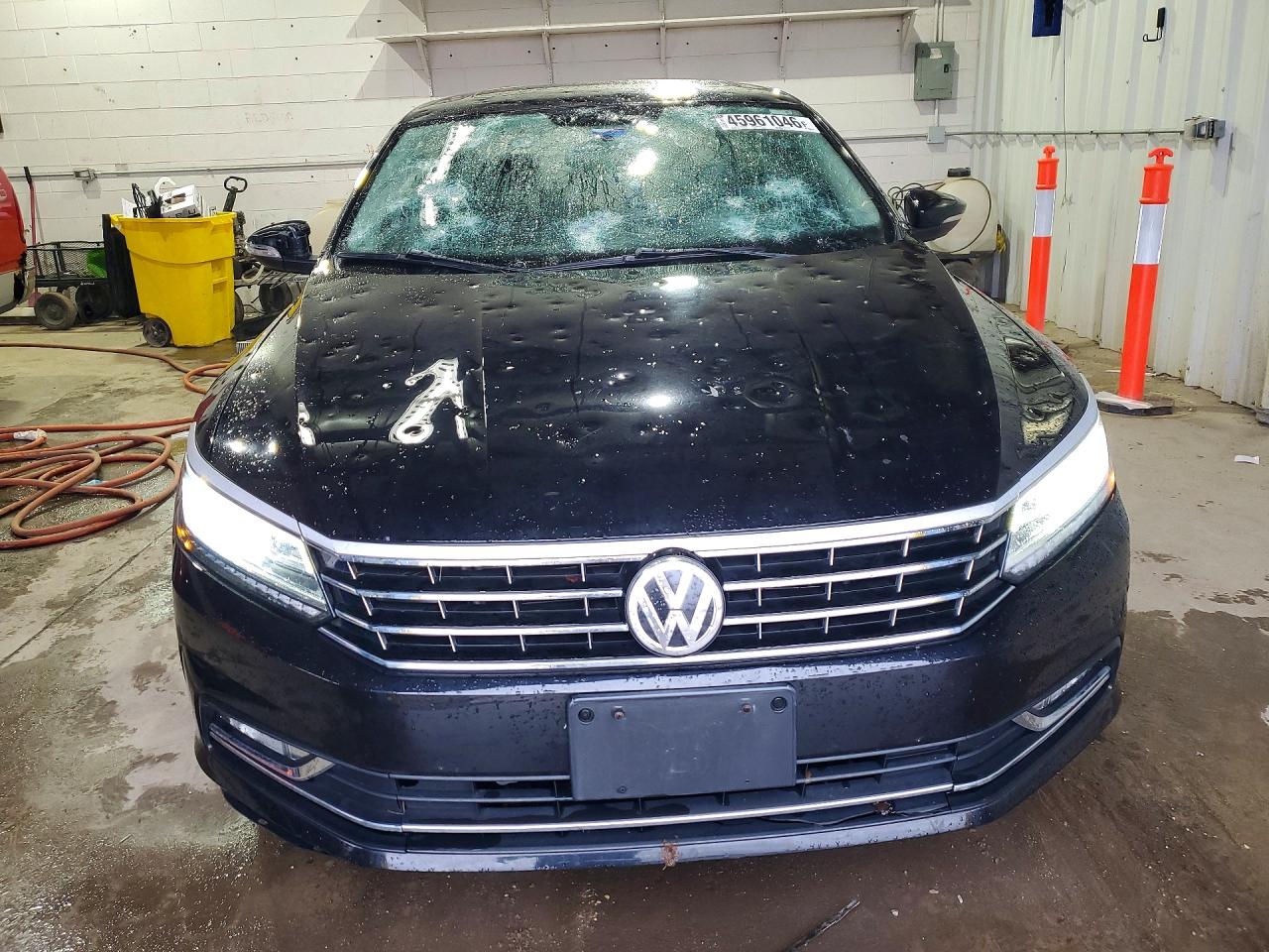 2017 VOLKSWAGEN PASSAT SE photo 5
