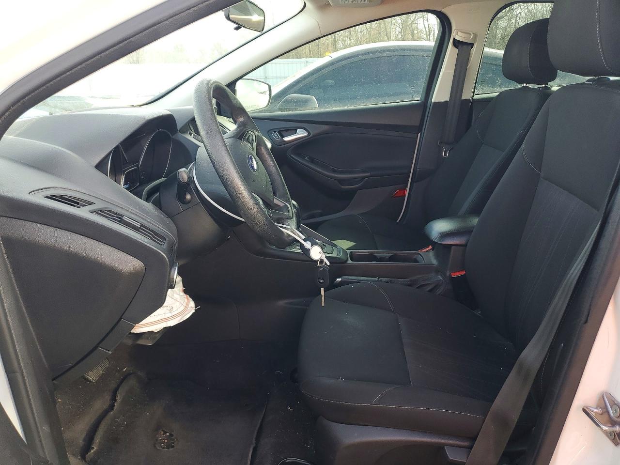 2018 FORD FOCUS SE photo 7