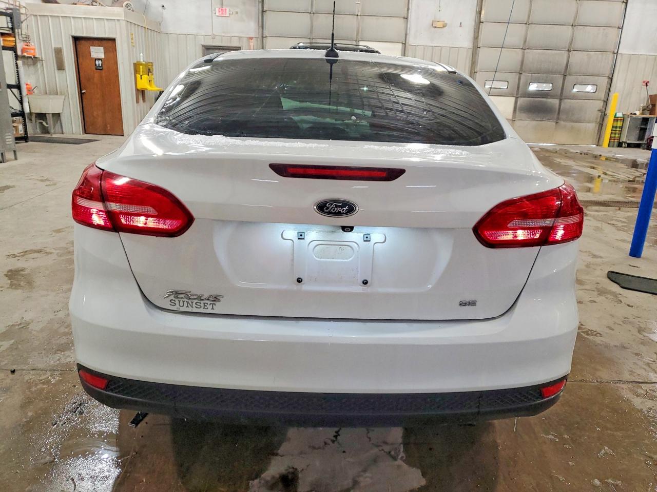 2018 FORD FOCUS SE photo 6