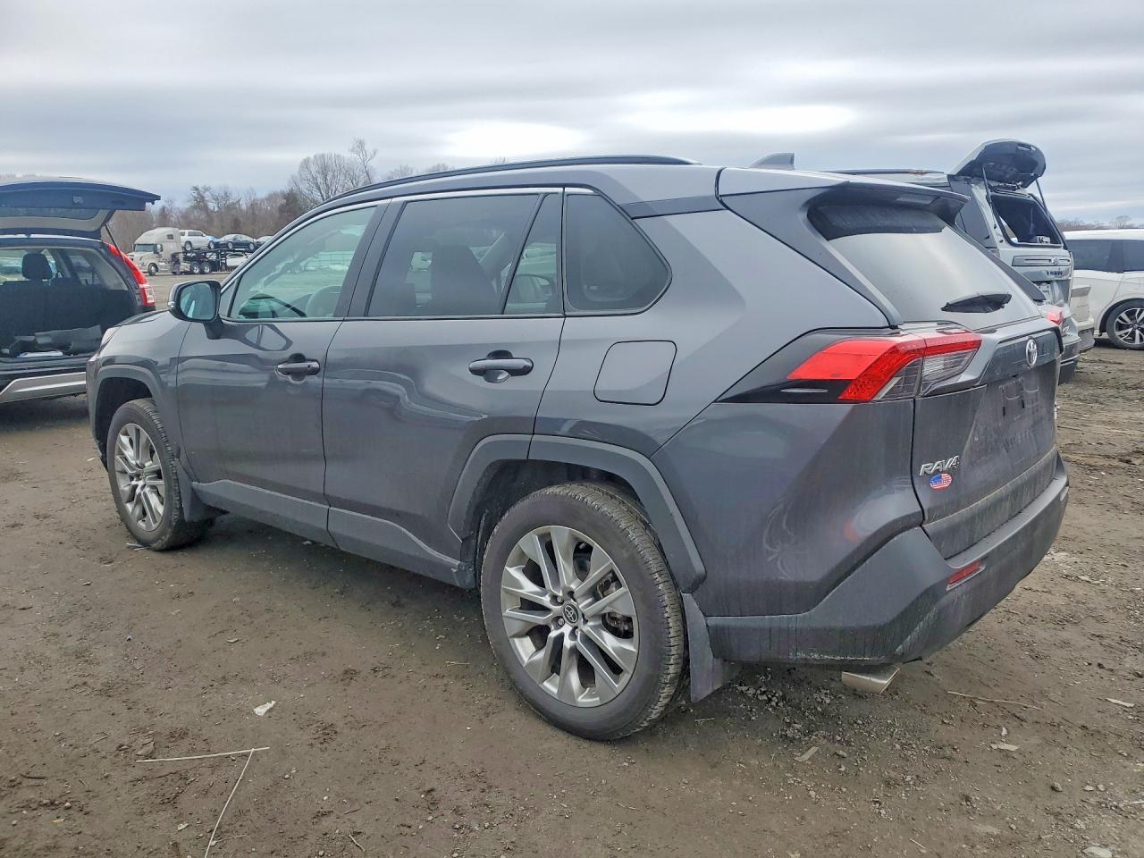 2024 TOYOTA RAV4 XLE PREMIUM photo 2