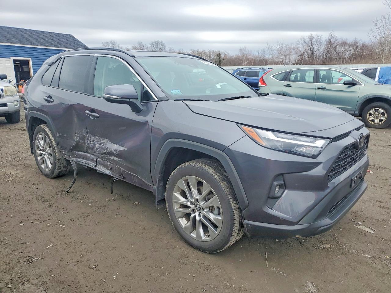 2024 TOYOTA RAV4 XLE PREMIUM photo 4