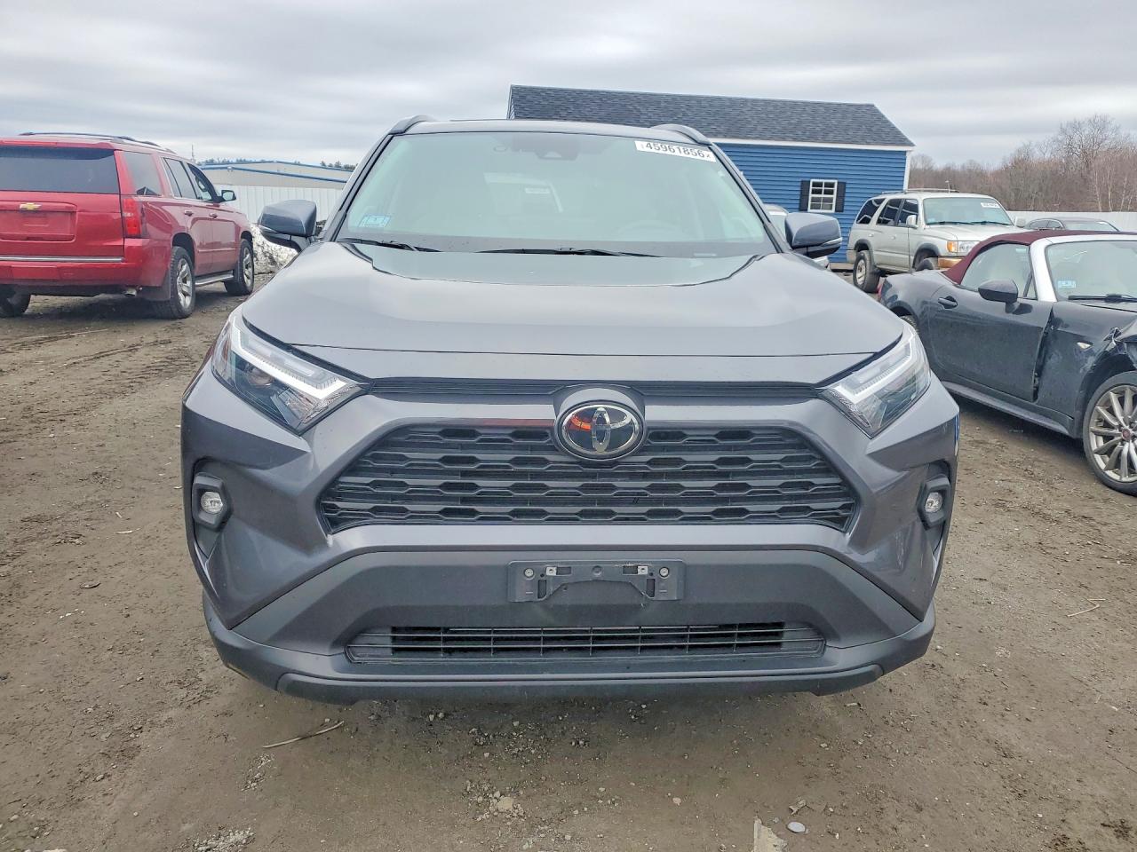 2024 TOYOTA RAV4 XLE PREMIUM photo 5