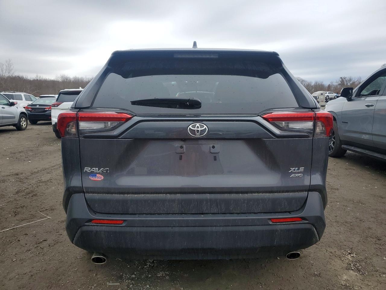 2024 TOYOTA RAV4 XLE PREMIUM photo 6