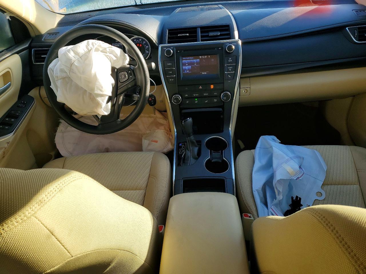 2016 TOYOTA CAMRY LE photo 22