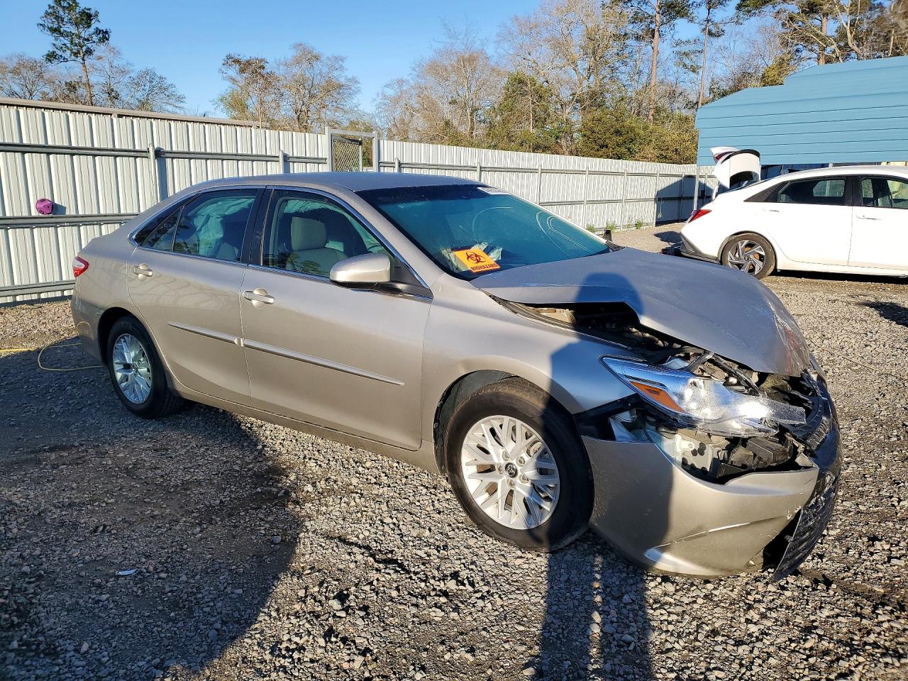 2016 TOYOTA CAMRY LE photo 10