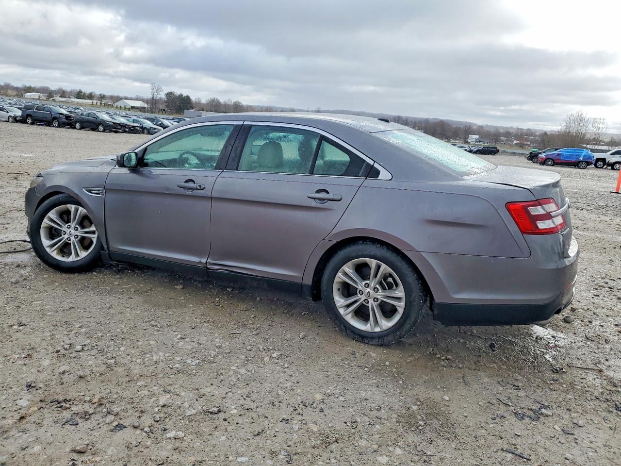 2014 FORD TAURUS SEL photo 4