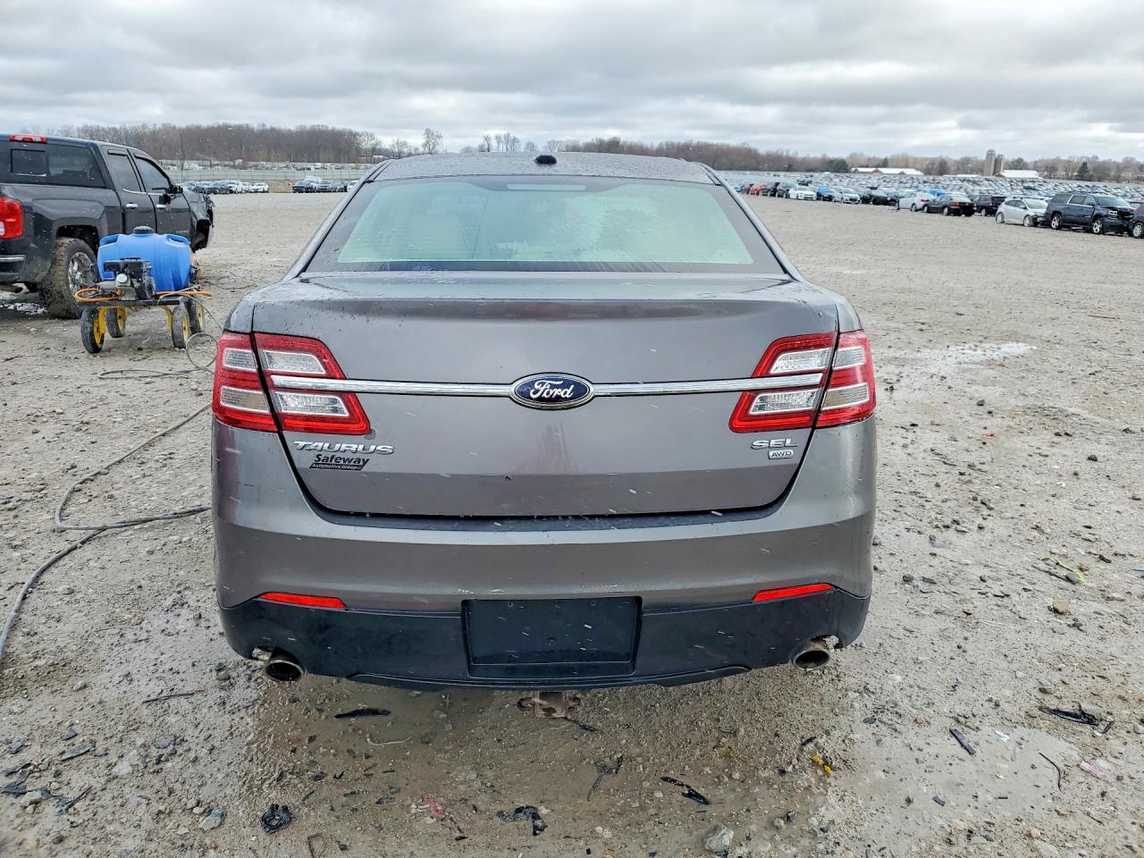 2014 FORD TAURUS SEL photo 16