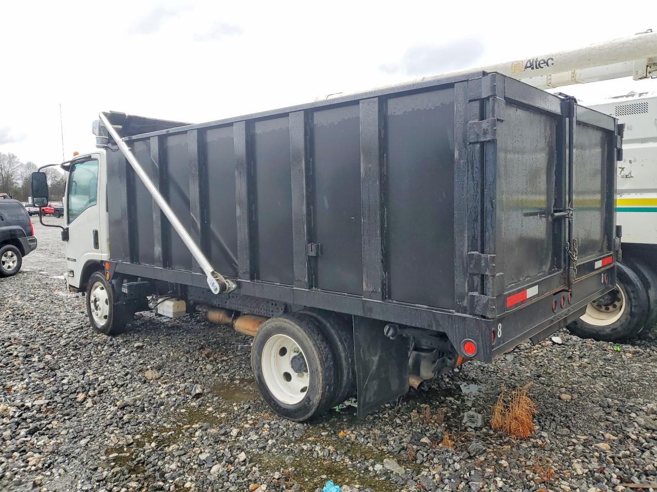 2025 ISUZU NPR photo 3