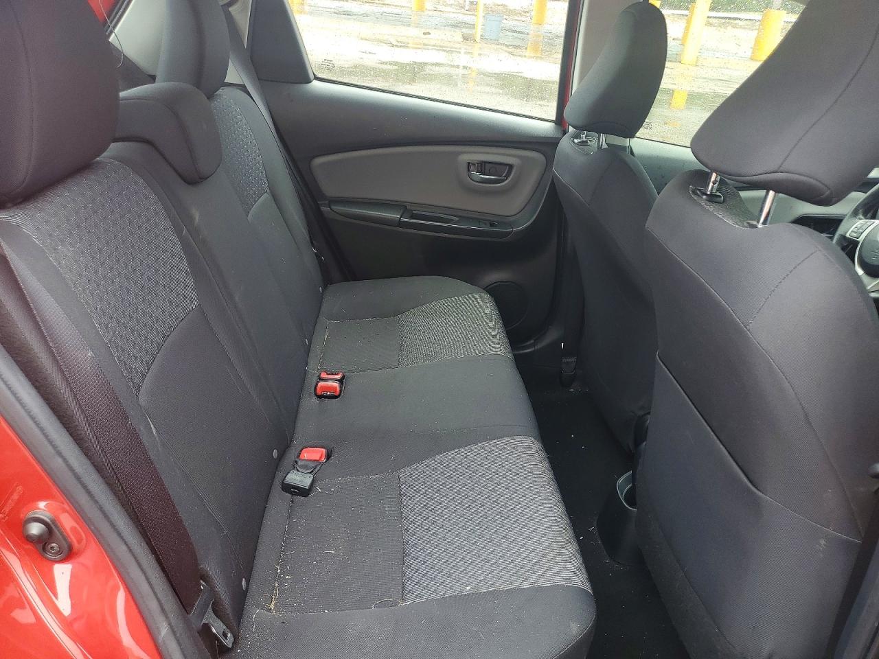 2017 TOYOTA YARIS 5-DOOR LE photo 10