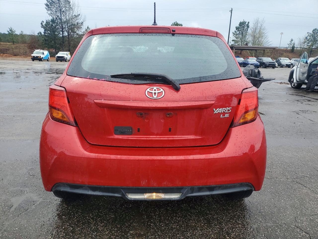 2017 TOYOTA YARIS 5-DOOR LE photo 6