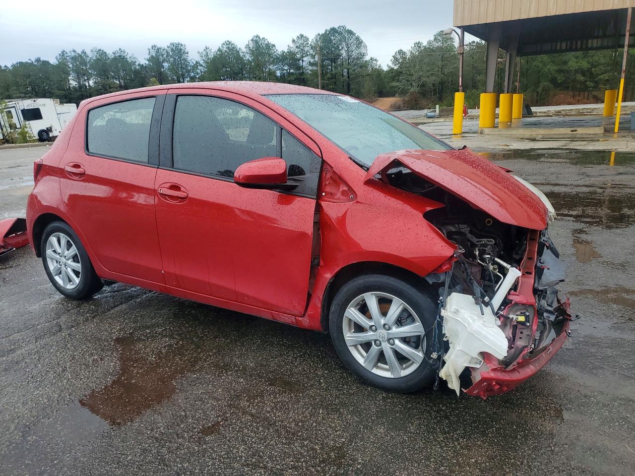 2017 TOYOTA YARIS 5-DOOR LE photo 4