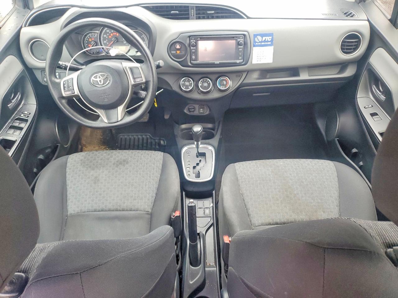 2017 TOYOTA YARIS 5-DOOR LE photo 8