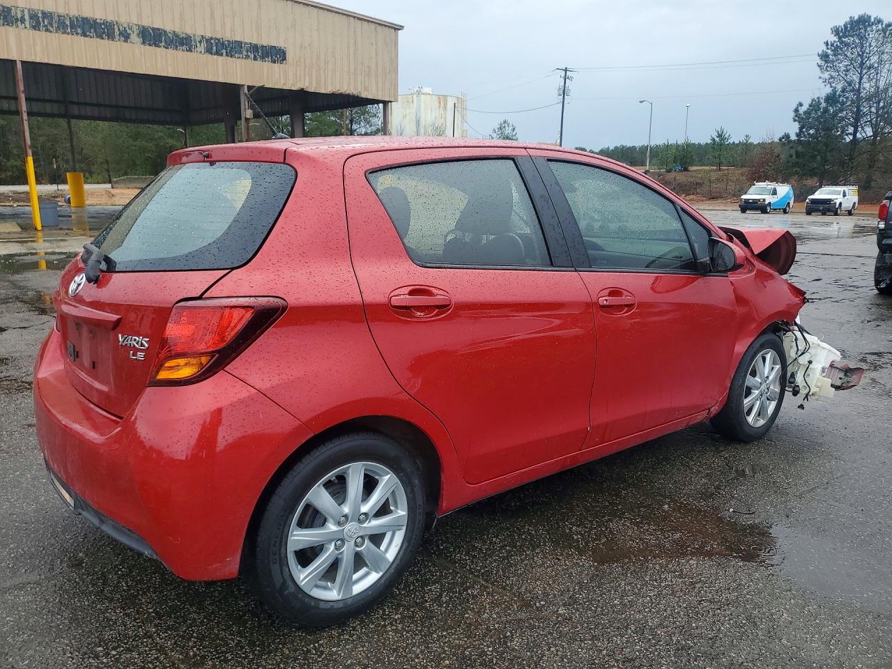 2017 TOYOTA YARIS 5-DOOR LE photo 3