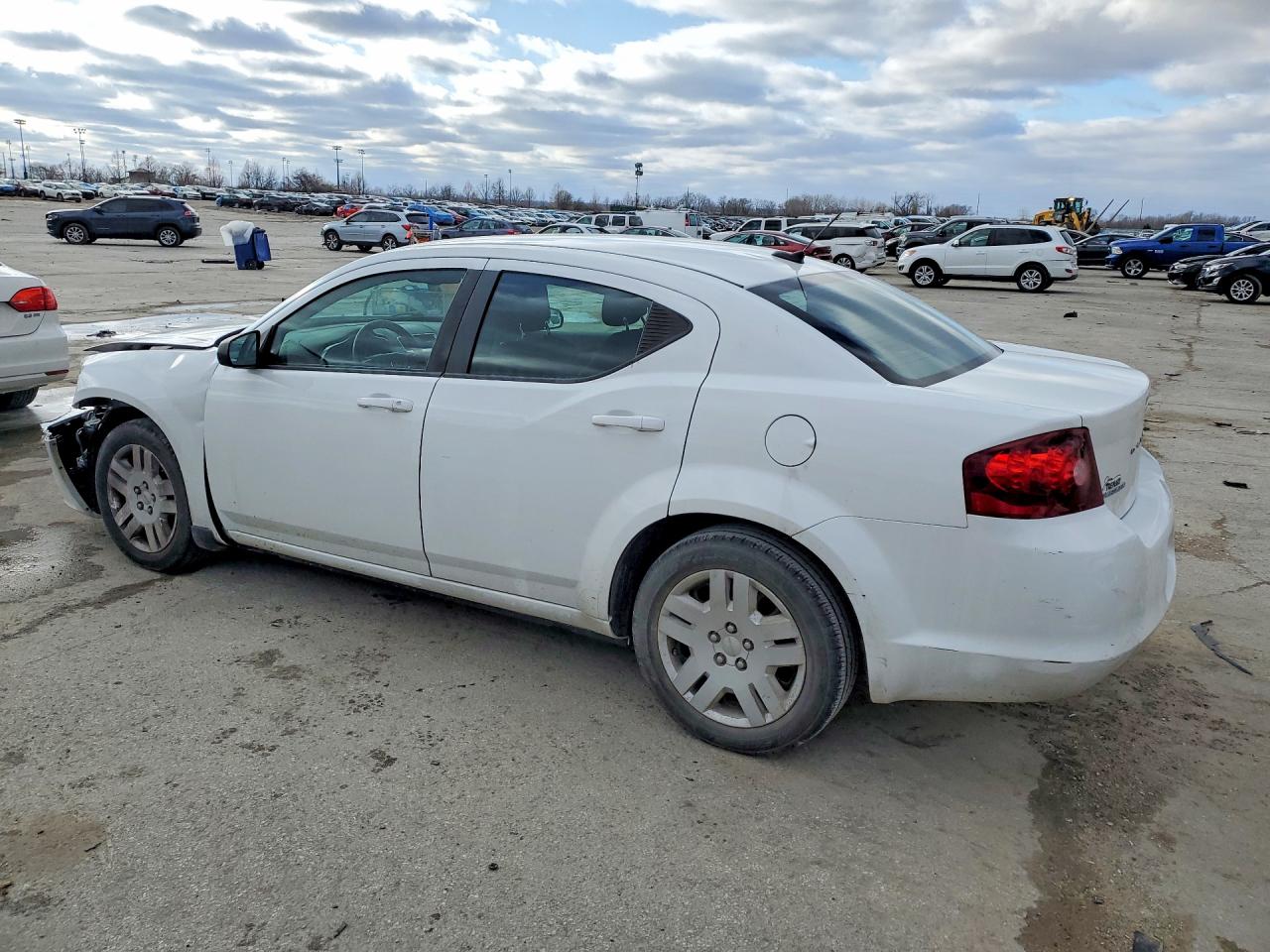 2013 DODGE AVENGER SE photo 2