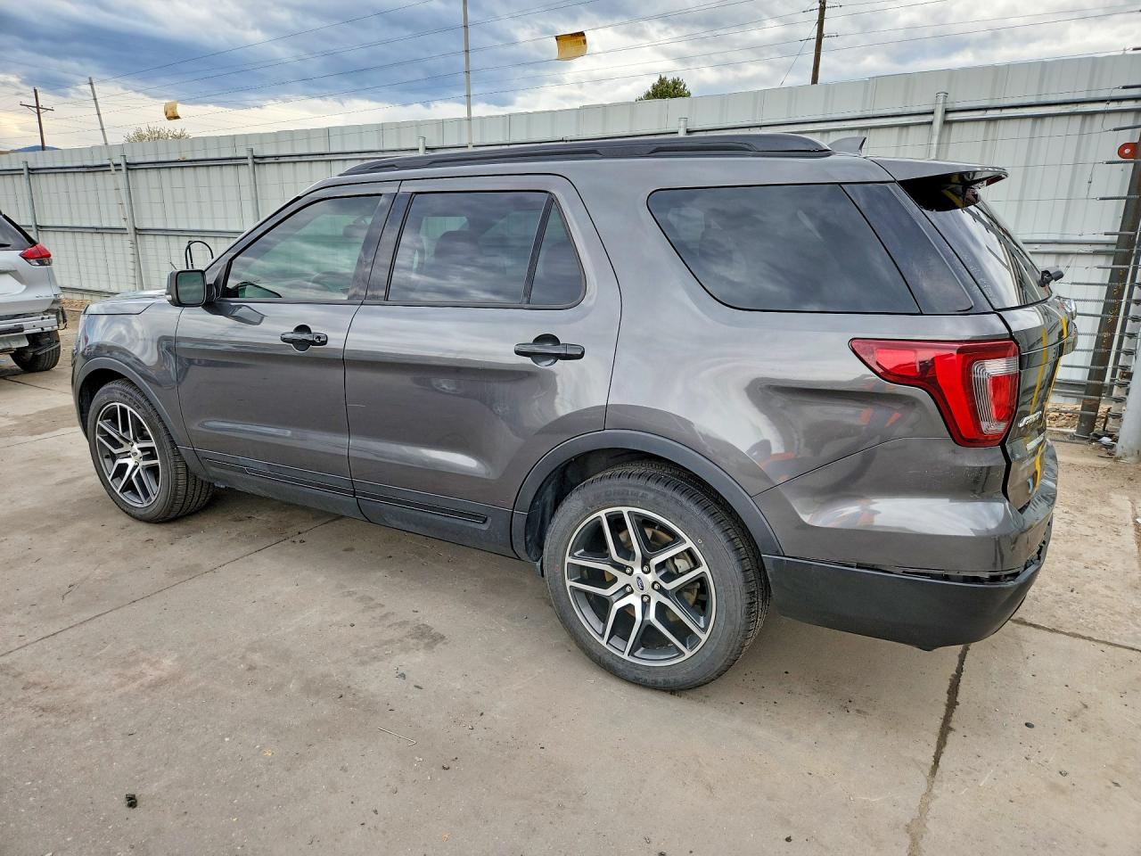 2017 FORD EXPLORER SPORT photo 2