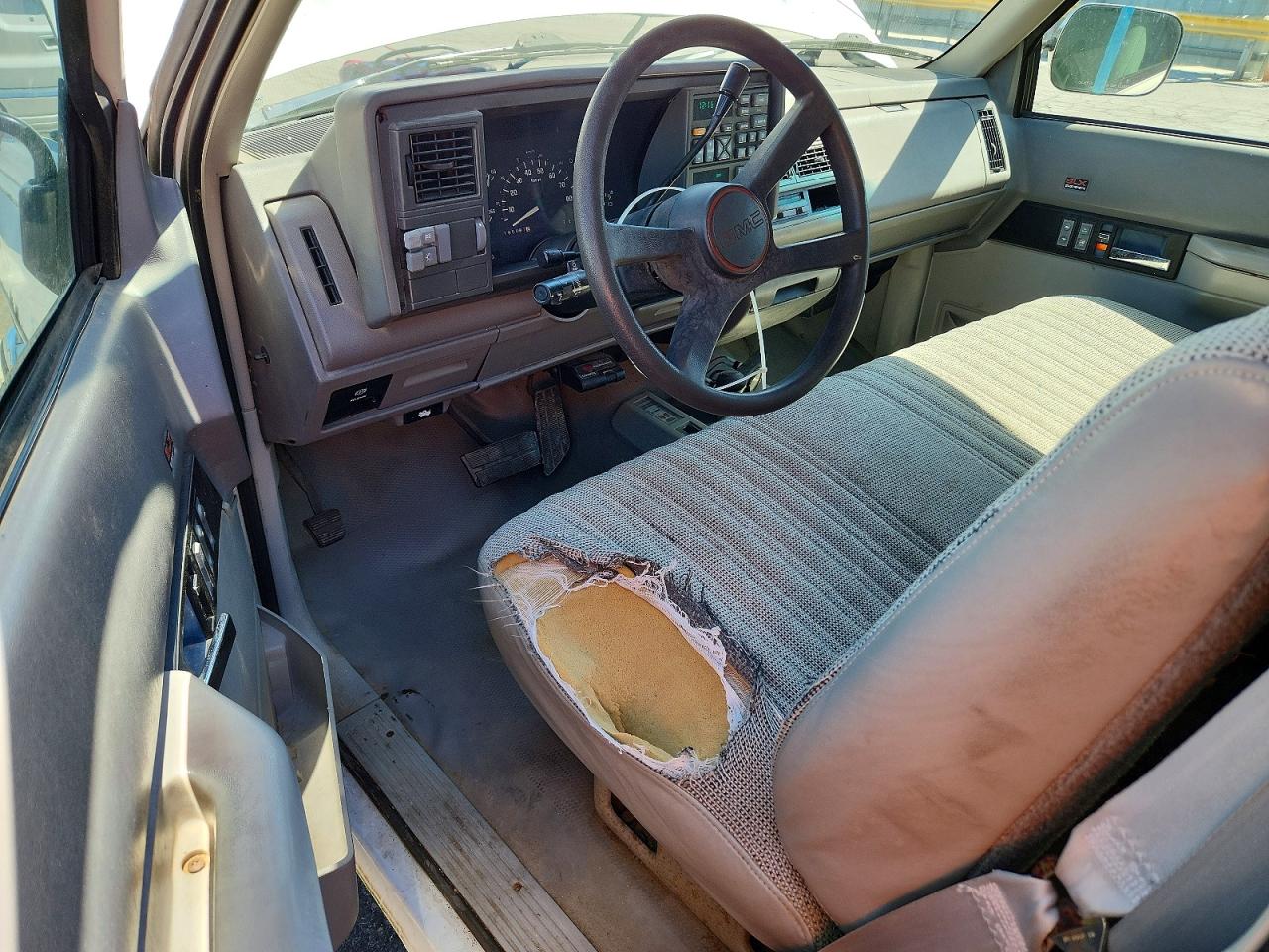 1993 GMC SIERRA K2500 photo 8