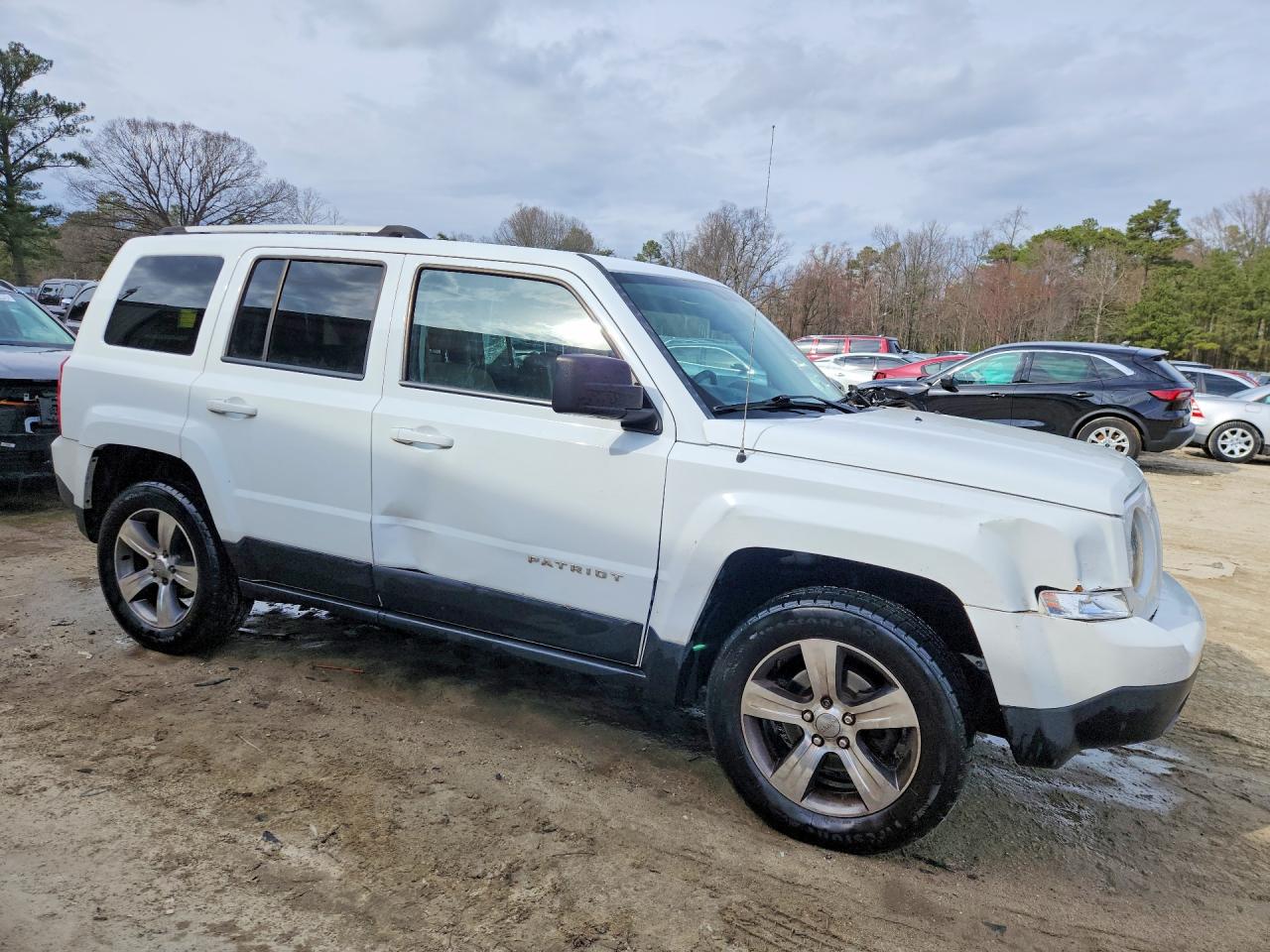 2017 JEEP PATRIOT LATITUDE photo 10