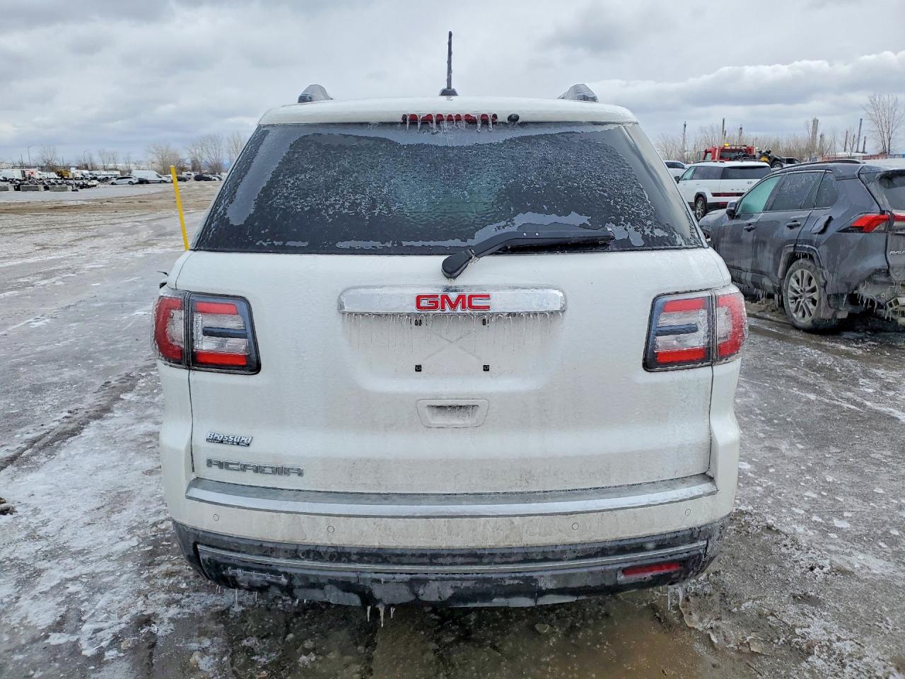2016 GMC ACADIA SLE photo 16