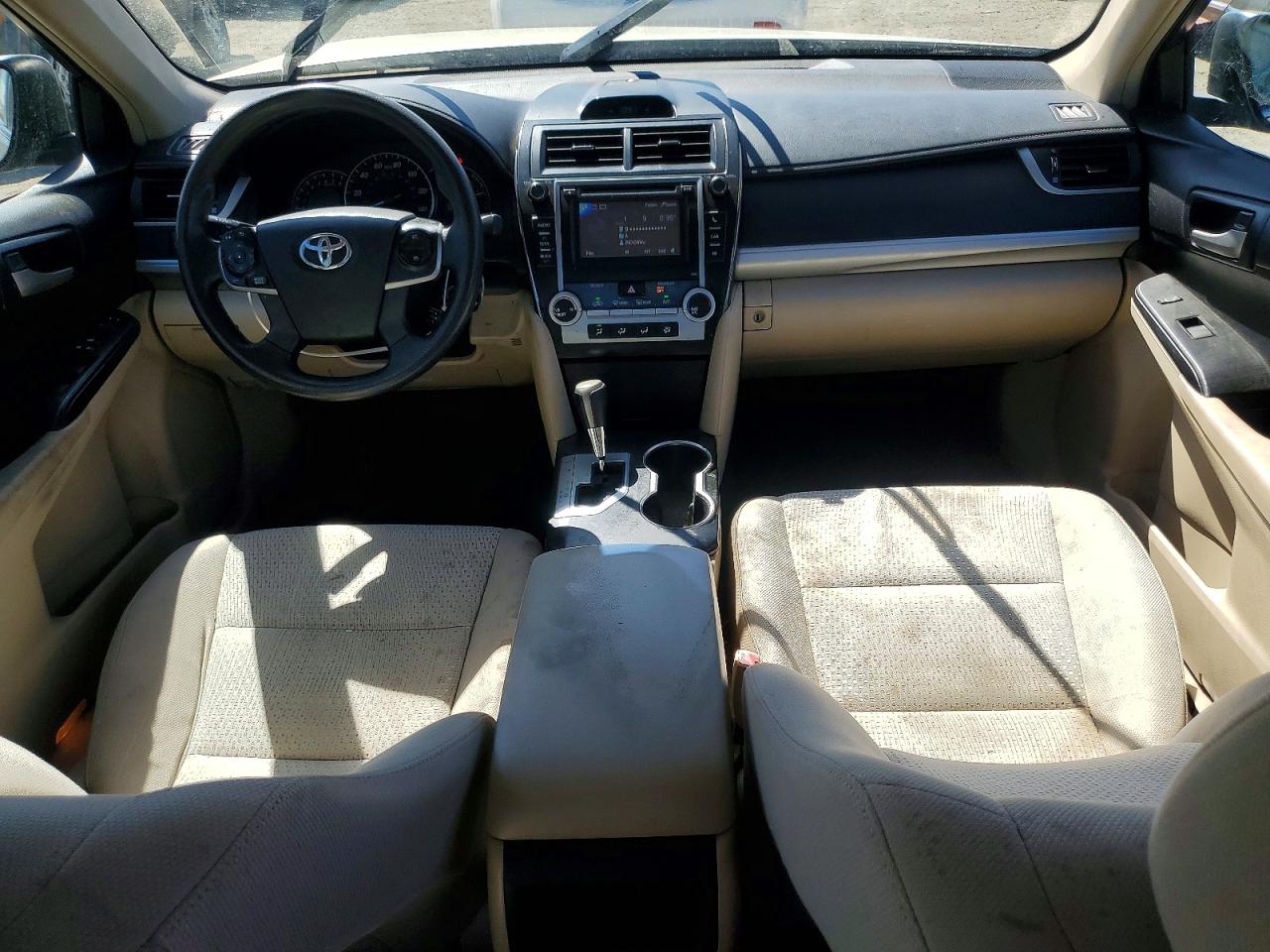 2014 TOYOTA CAMRY LE photo 15