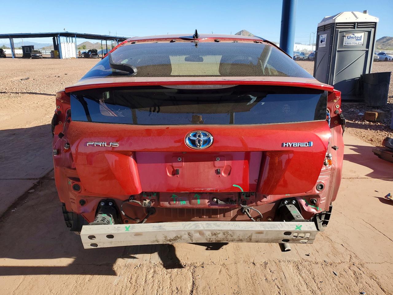 2016 TOYOTA PRIUS THREE photo 6
