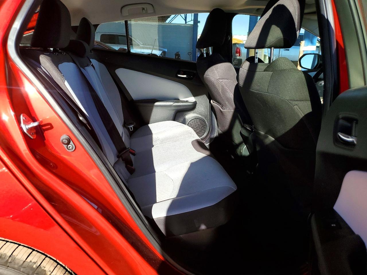 2016 TOYOTA PRIUS THREE photo 10
